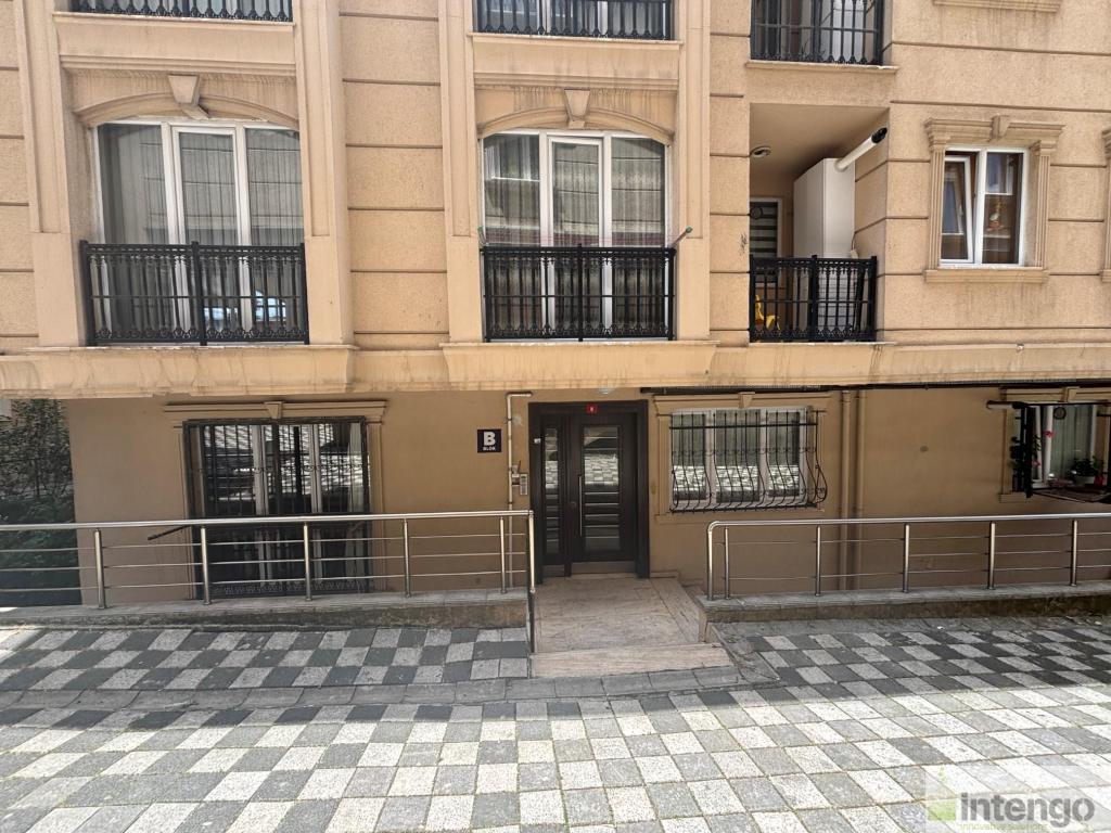 SANCAKTEPE SARI KONAKLAR SİTESİ'NDE SATILIK DUBLEKS DAİRE (Y-1830)