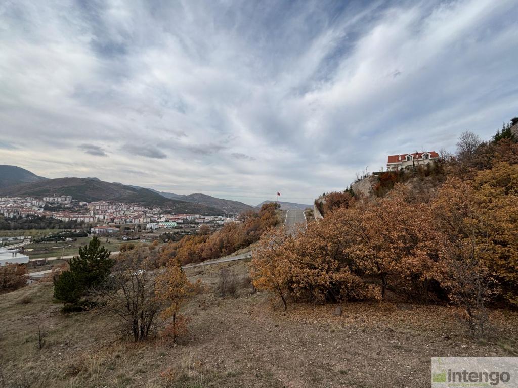 KIZILCAHAMAM İSMETPAŞA MAHALLESİ'NDE SATILIK TİCARİ İMARLI ARSA (QNB-7617)