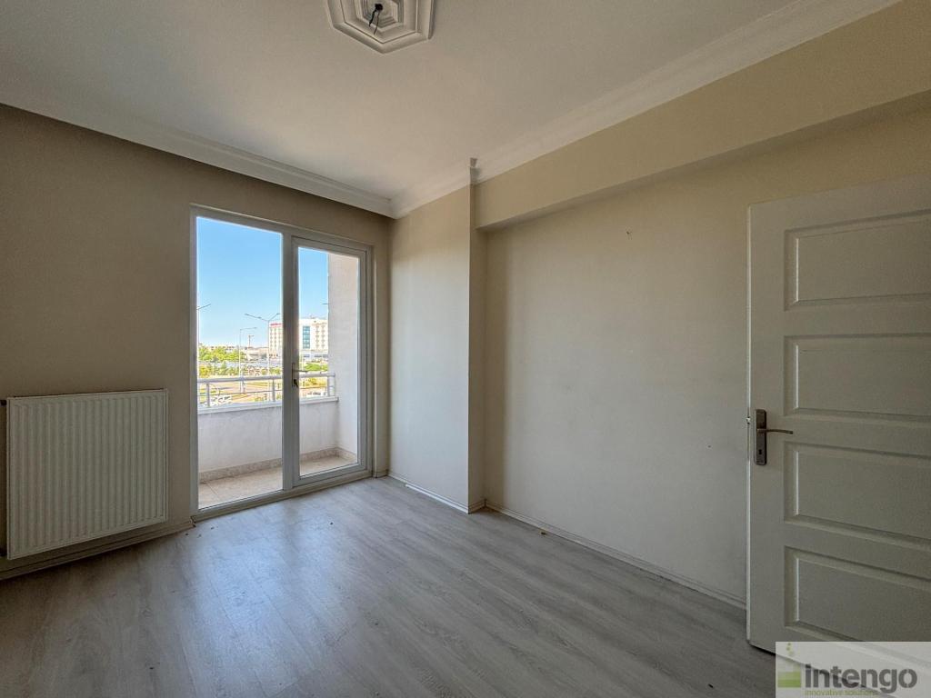 İLKADIM KIRAN MAHALLESİ'NDE SATILIK DAİRE (QNB-7666)