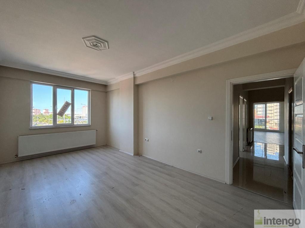 İLKADIM KIRAN MAHALLESİ'NDE SATILIK DAİRE (QNB-7666)