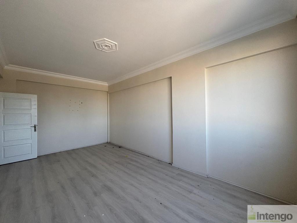 İLKADIM KIRAN MAHALLESİ'NDE SATILIK DAİRE (QNB-7666)