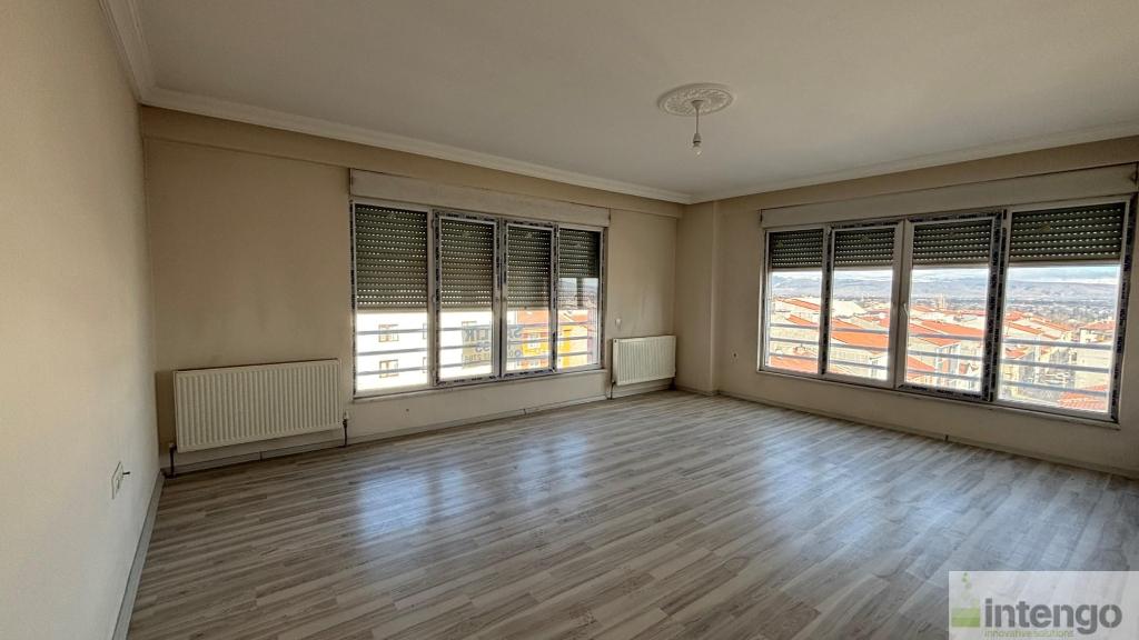 ODUNPAZARI EMEK MAHALLESİ'NDE SATILIK DAİRE (18393)