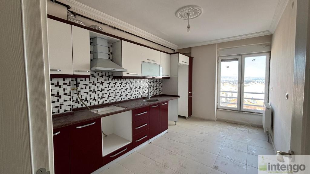 ODUNPAZARI EMEK MAHALLESİ'NDE SATILIK DAİRE (18393)