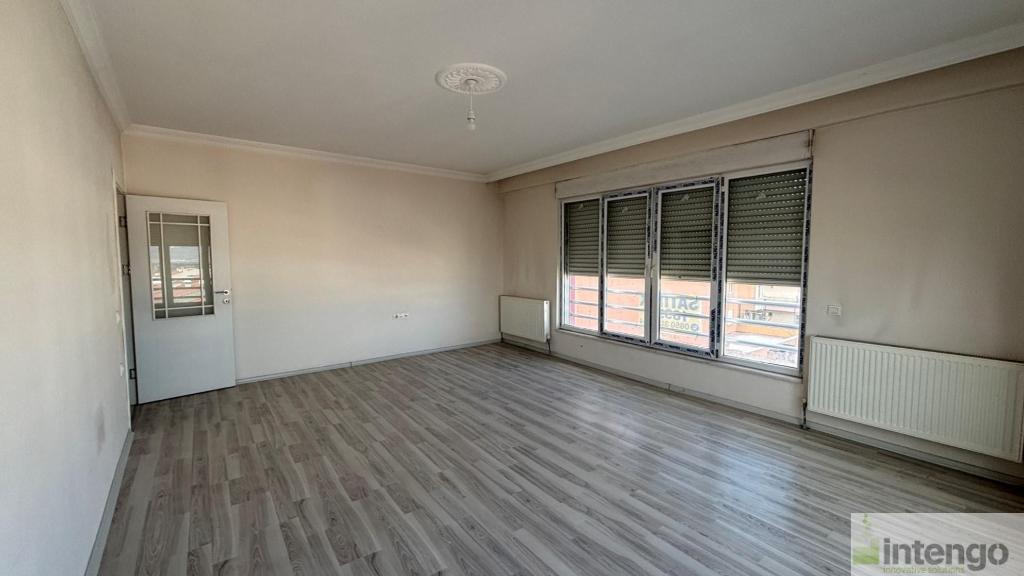 ODUNPAZARI EMEK MAHALLESİ'NDE SATILIK DAİRE (18393)