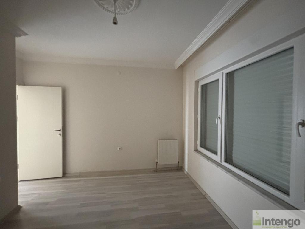 ODUNPAZARI EMEK MAHALLESİ'NDE SATILIK DAİRE (18406)