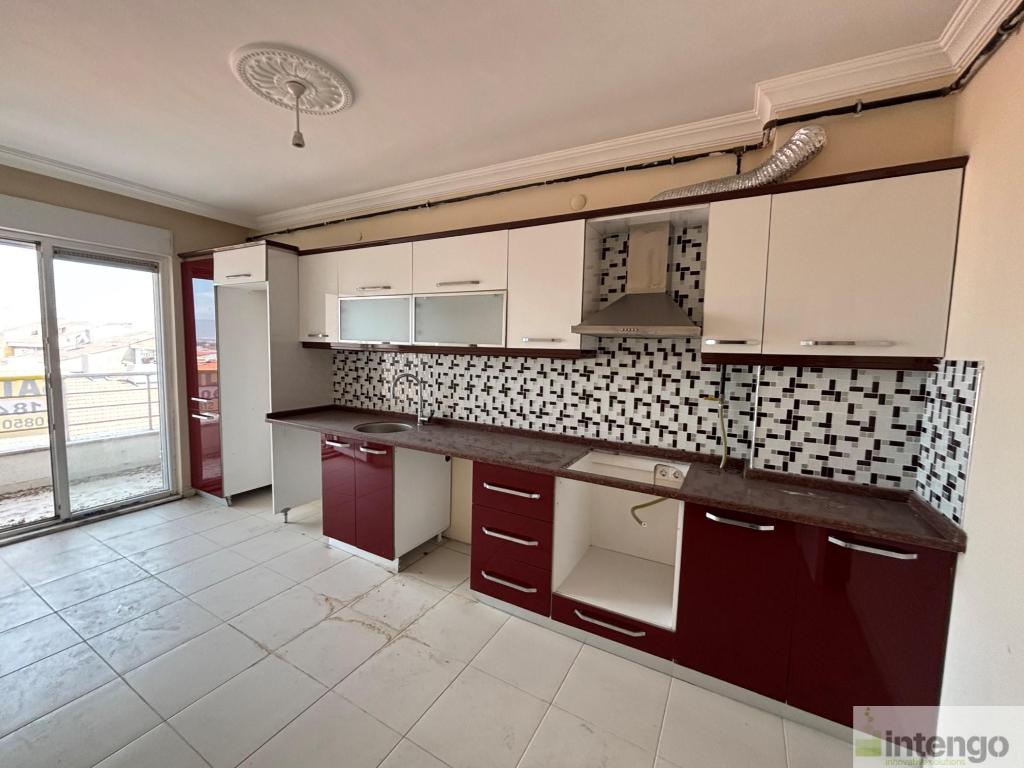 ODUNPAZARI EMEK MAHALLESİ'NDE SATILIK DAİRE (18406)