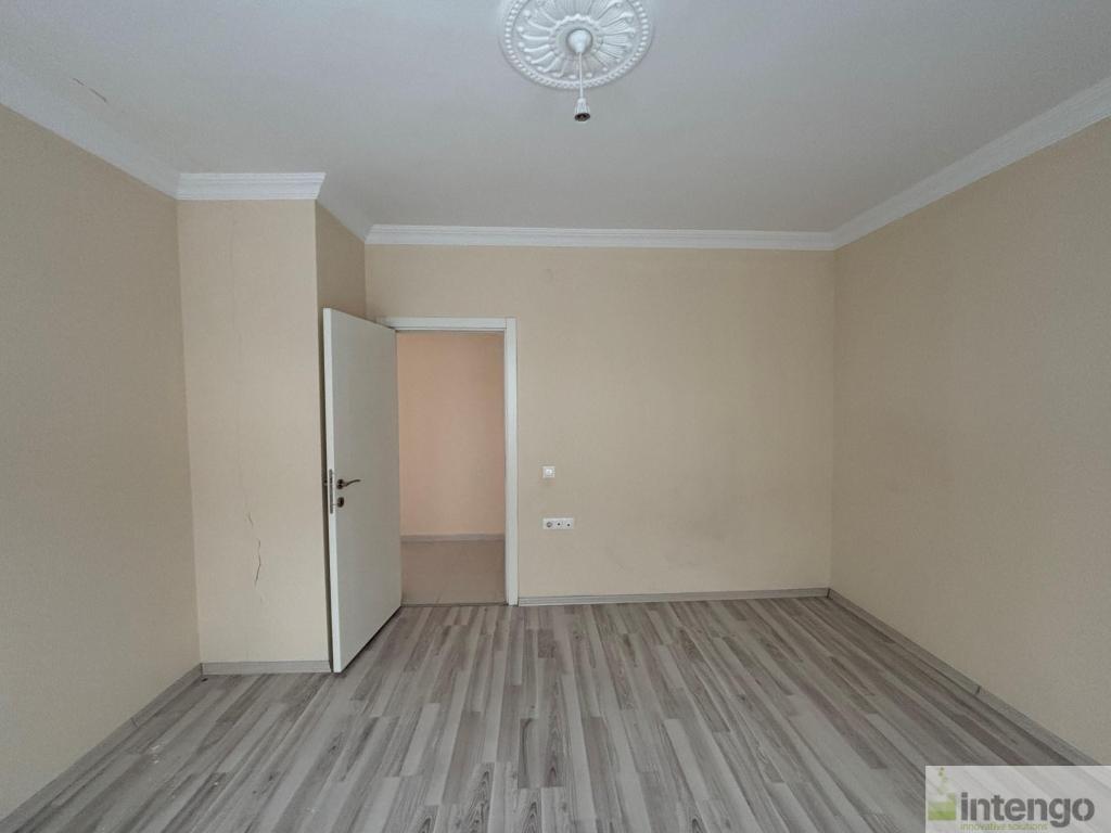 ODUNPAZARI EMEK MAHALLESİ'NDE SATILIK DAİRE (18406)