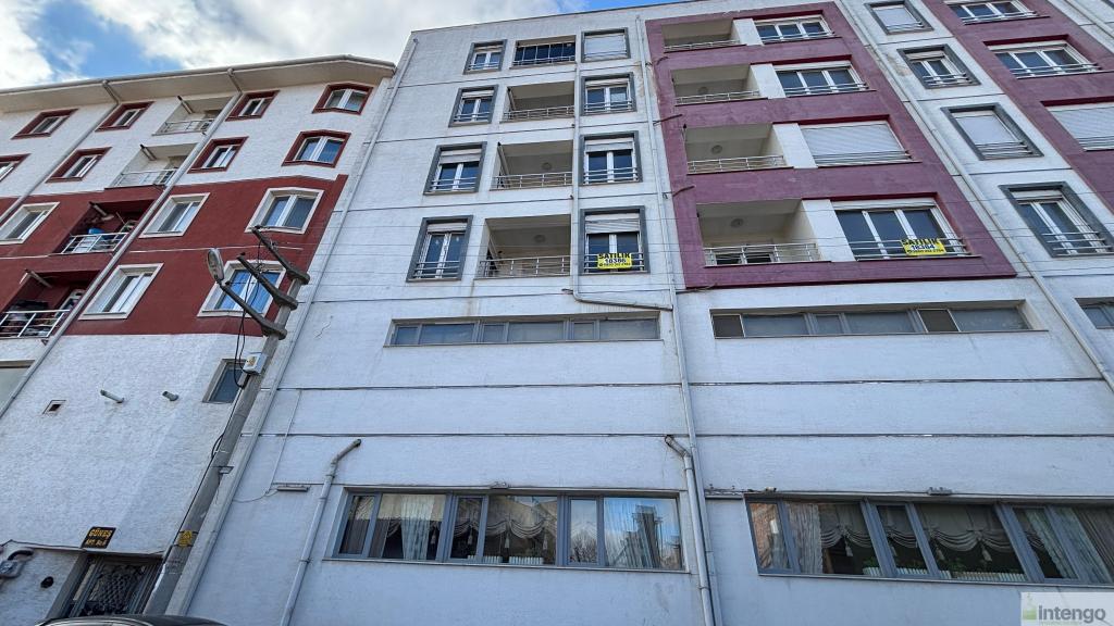 ODUNPAZARI EMEK MAHALLESİ'NDE SATILIK DAİRE (18406)