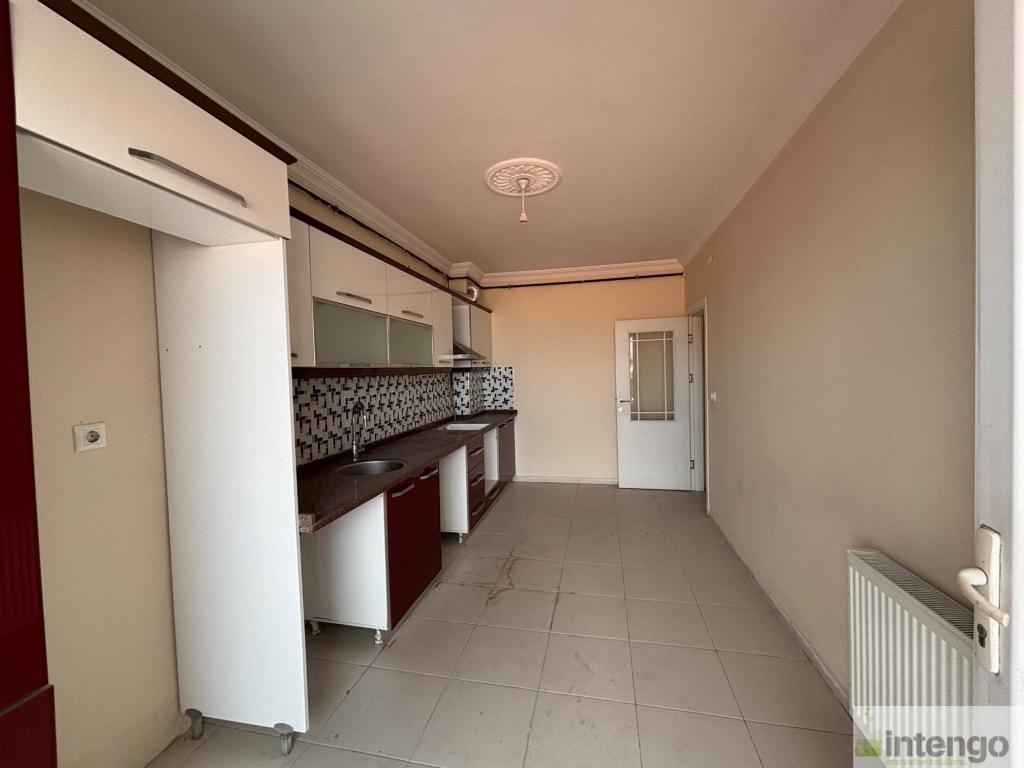ODUNPAZARI EMEK MAHALLESİ'NDE SATILIK DAİRE (18406)