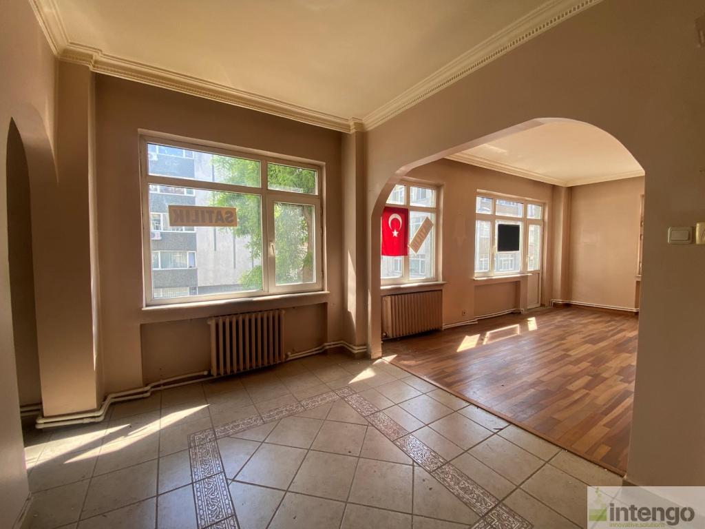 BEŞİKTAŞ VİŞNEZADE MAHALLESİ'NDE SATILIK DAİRE (DS-3932)