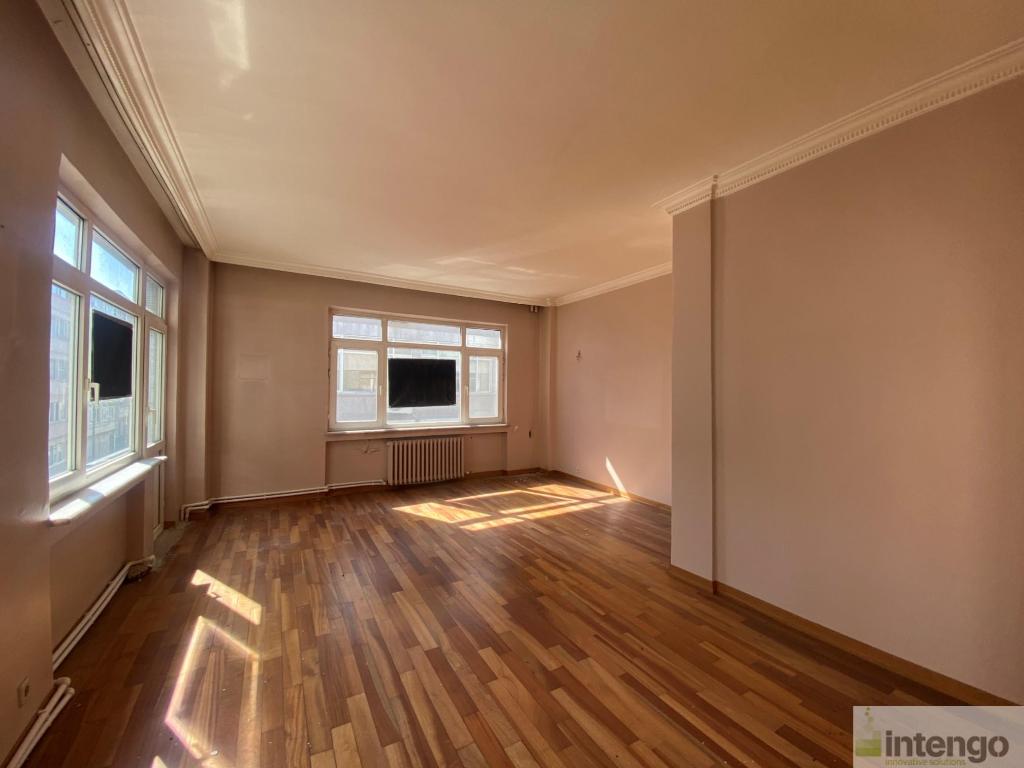 BEŞİKTAŞ VİŞNEZADE MAHALLESİ'NDE SATILIK DAİRE (DS-3932)