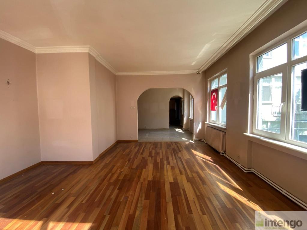 BEŞİKTAŞ VİŞNEZADE MAHALLESİ'NDE SATILIK DAİRE (DS-3932)