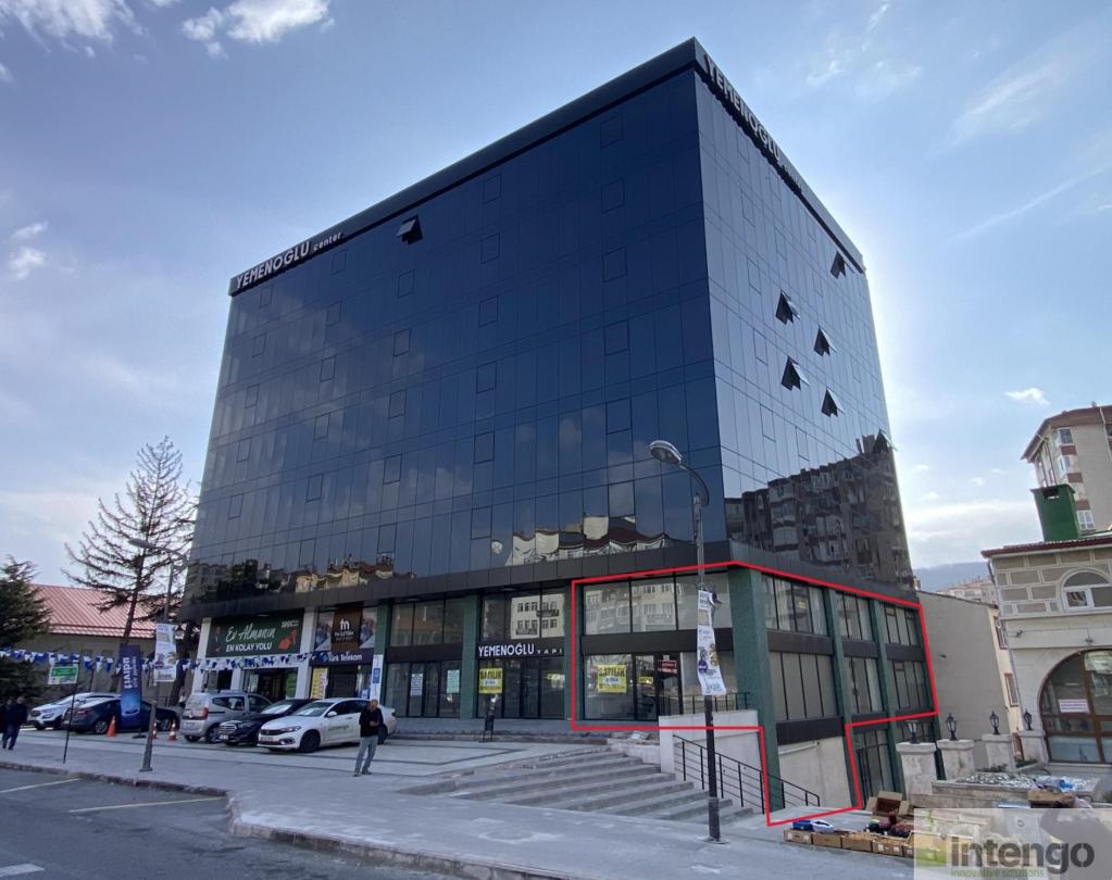 YOZGAT MERKEZ ADNAN MENDERES BULVARI'NDA SATILIK 3 KATLI DÜKKAN (334)