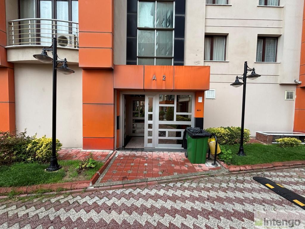 BEYLİKDÜZÜ AK-AL EVLERİ SİTESİ'NDE SATILIK DAİRE (505)