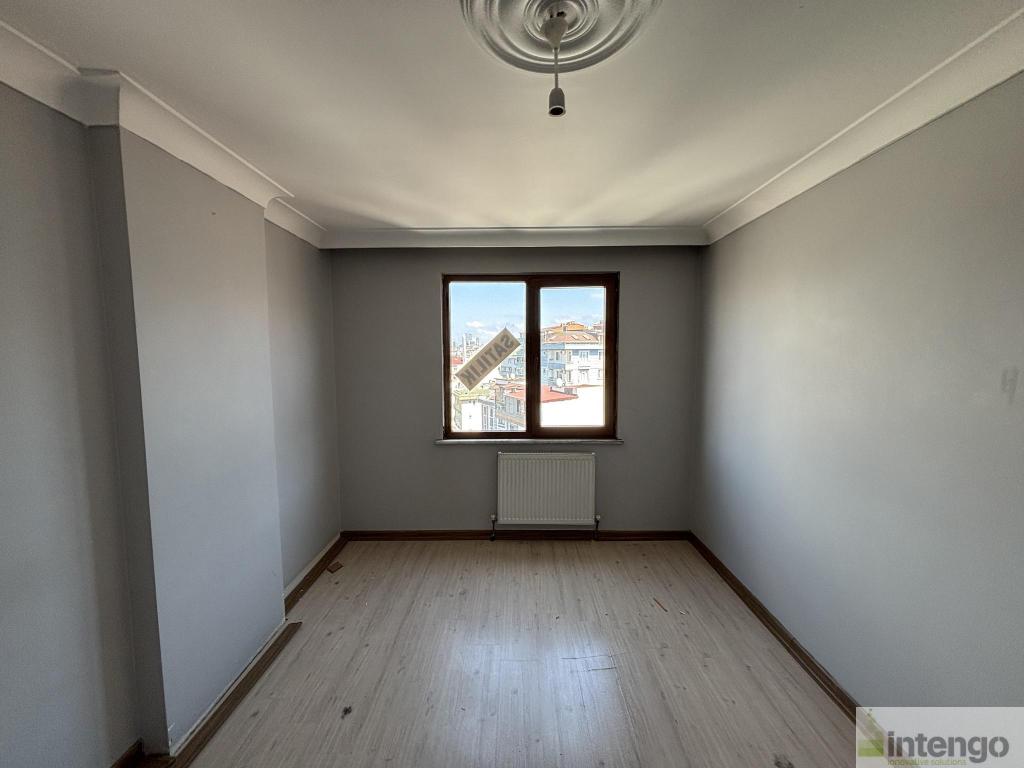 EYÜPSULTAN ESENTEPE MAHALLESİ PARK EVLERİ'NDE SATILIK DAİRE (710)