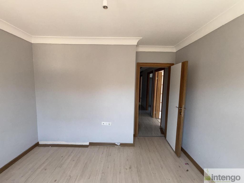 EYÜPSULTAN ESENTEPE MAHALLESİ PARK EVLERİ'NDE SATILIK DAİRE (710)