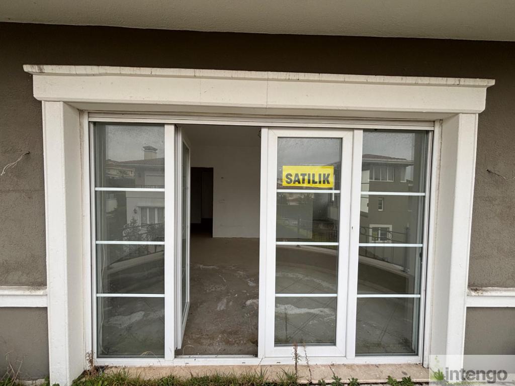 BEYLİKDÜZÜ KALYON VİLLALARI SİTESİ'NDE SATILIK TRİPLEKS VİLLA (744)
