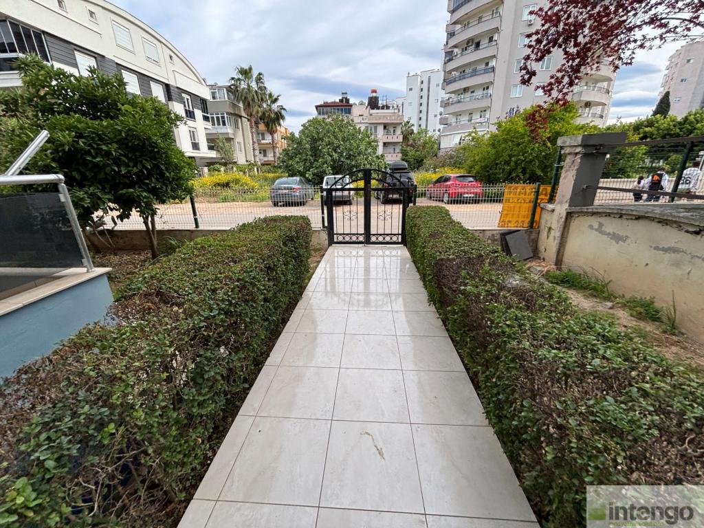 MURATPAŞA GÜZELOBA MAHALLESİ'NDE SATILIK DAİRE (876)