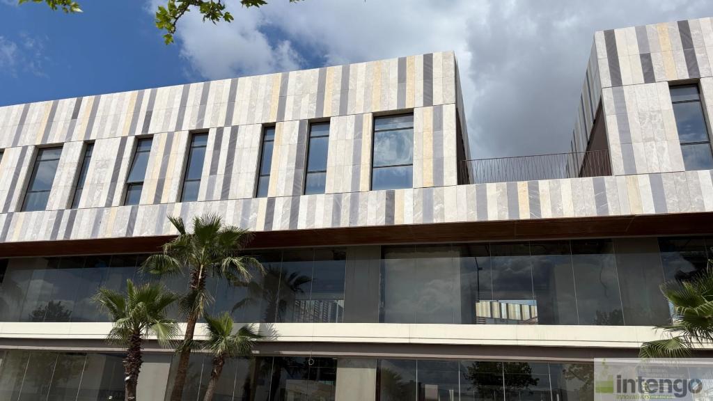BORNOVA 4S İŞ MERKEZİ'NDE SATILIK OFİS (935)