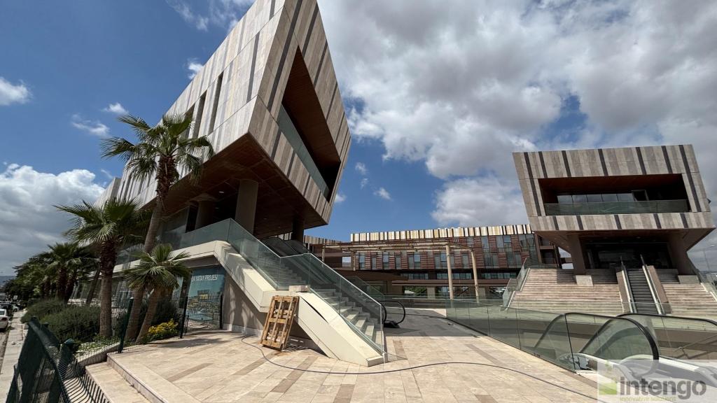 BORNOVA 4S İŞ MERKEZİ'NDE SATILIK OFİS (935)