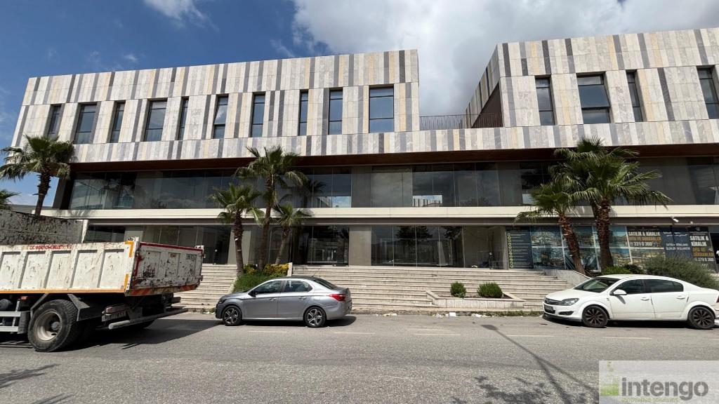 BORNOVA 4S İŞ MERKEZİ'NDE SATILIK OFİS (935)