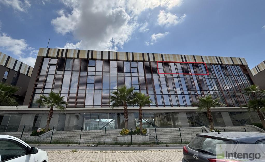 BORNOVA 4S İŞ MERKEZİ'NDE SATILIK OFİS (937)