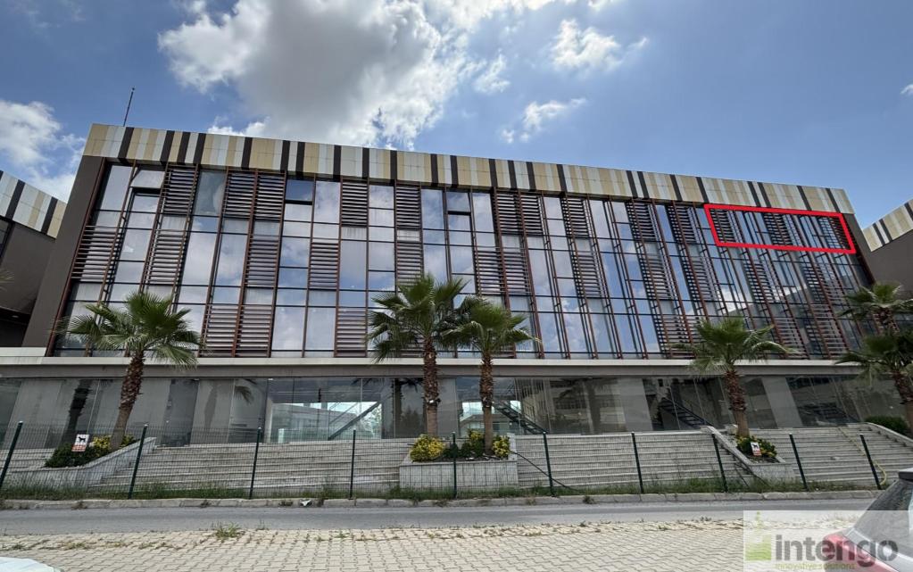BORNOVA 4S İŞ MERKEZİ'NDE SATILIK OFİS (938)