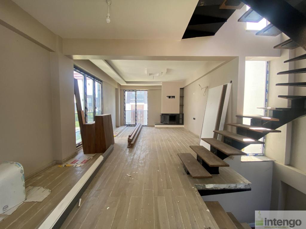 SÜLEYMANPAŞA PARADISE 5 VİLLALARI'NDA SATILIK TRİPLEKS VİLLA (951)
