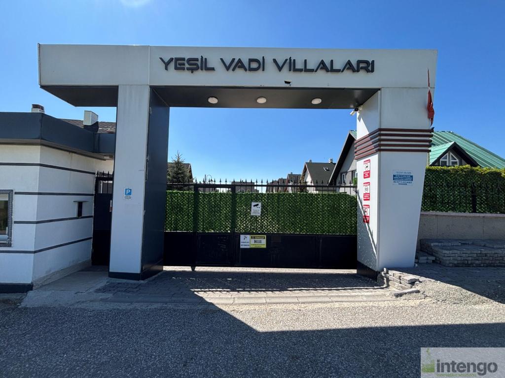 GÖLBAŞI YEŞİL VADİ VİLLALARI'NDA SATILIK DUBLEKS VİLLA (506)