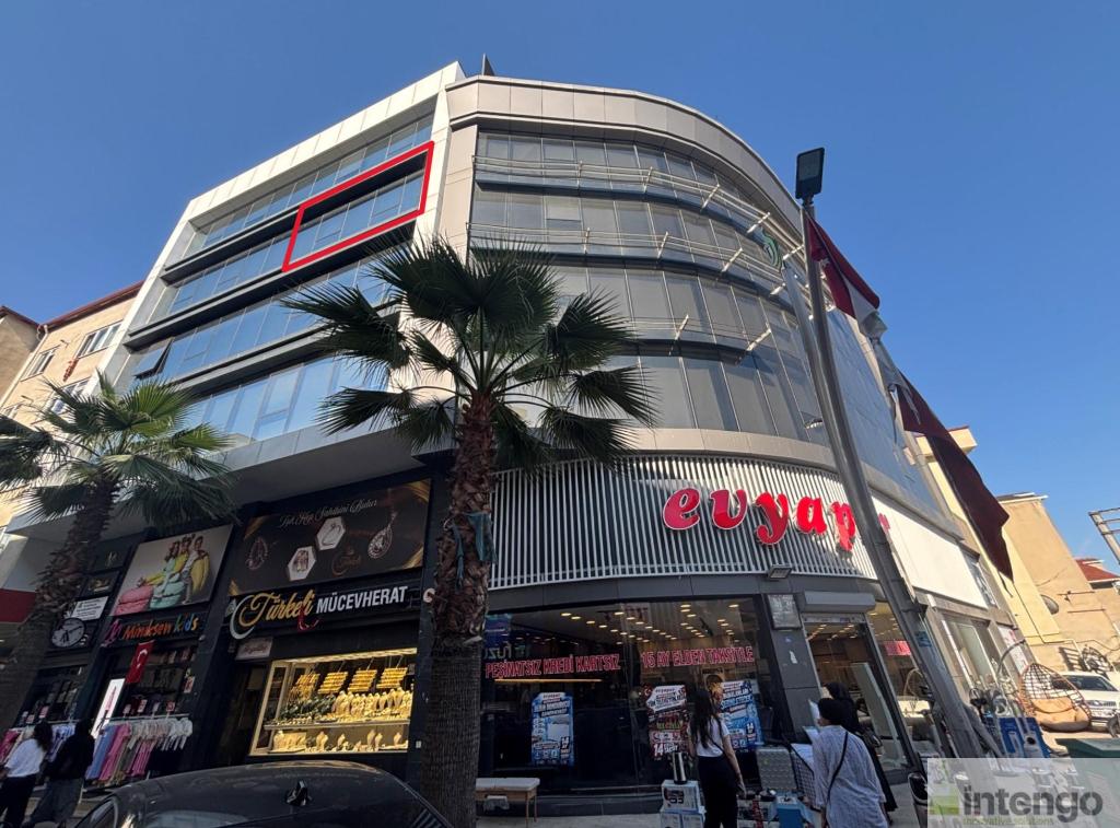ÇAYIROVA FATİH CADDESİ'NDE SATILIK OFİS (520) — foto 2