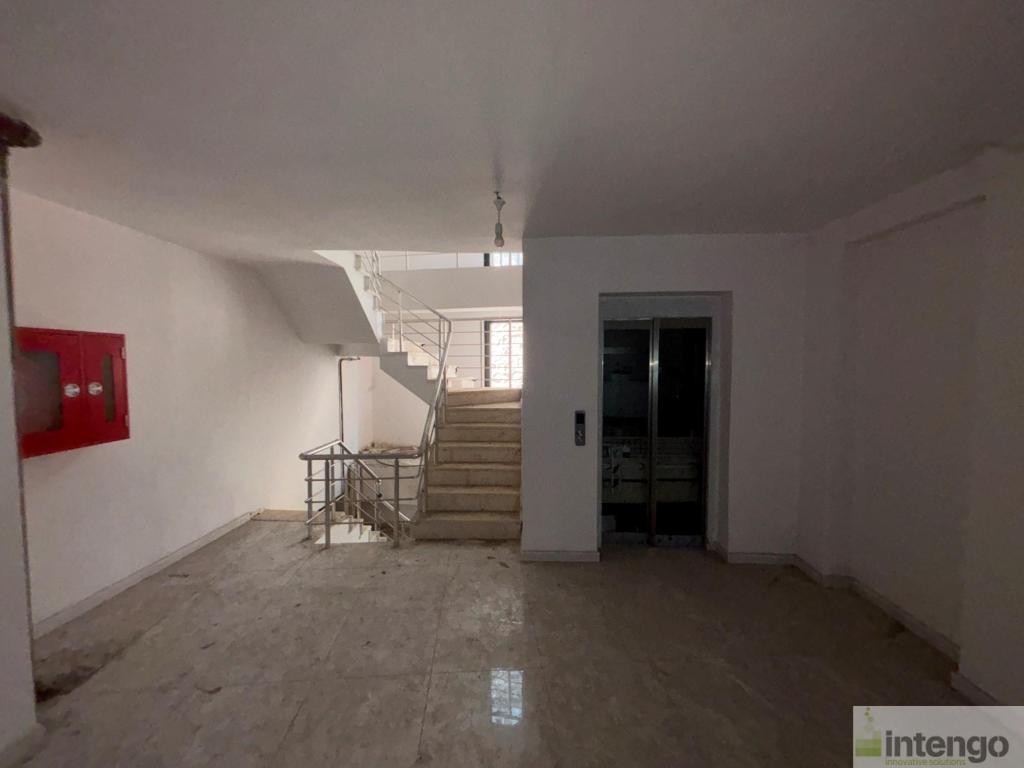 İZMİT TURAN GÜNEŞ CADDESİ'NDE SATILIK 6 KATLI İŞ YERİ (456) — foto 19
