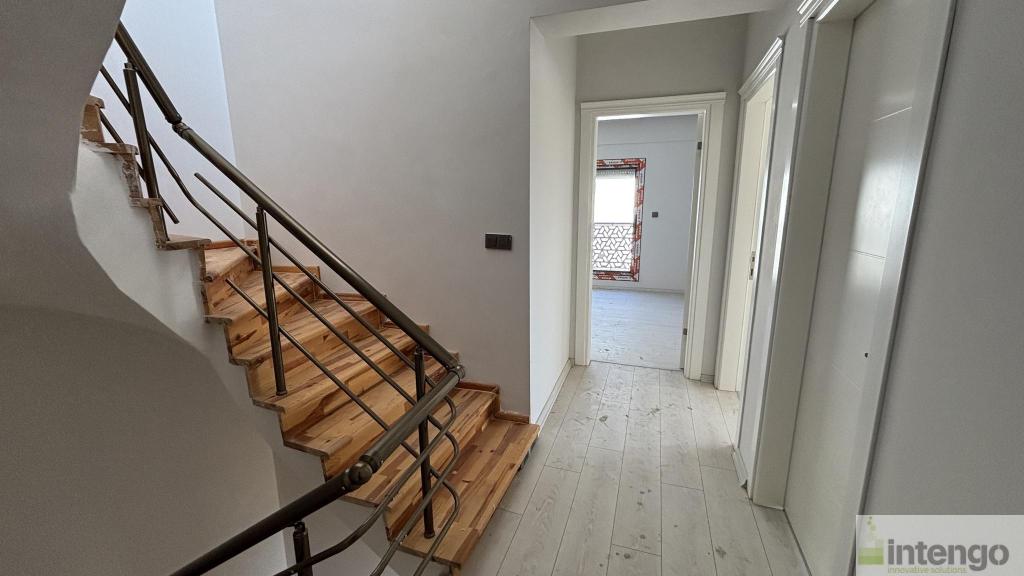 ALİAĞA YALI MAHALLESİ'NDE SATILIK TRİPLEKS VİLLA (576) — foto 18