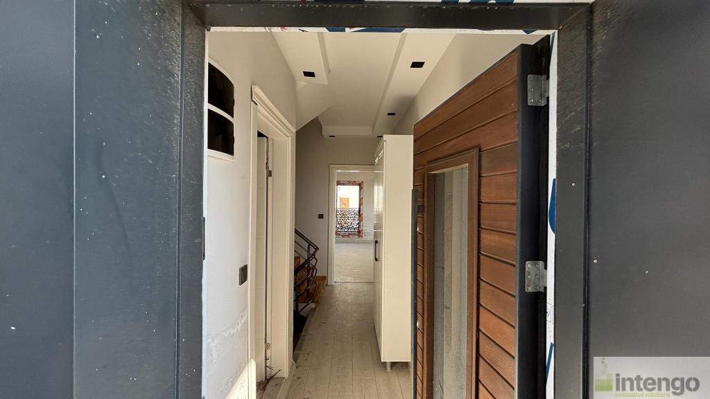 ALİAĞA YALI MAHALLESİ'NDE SATILIK TRİPLEKS VİLLA (576) — foto 3