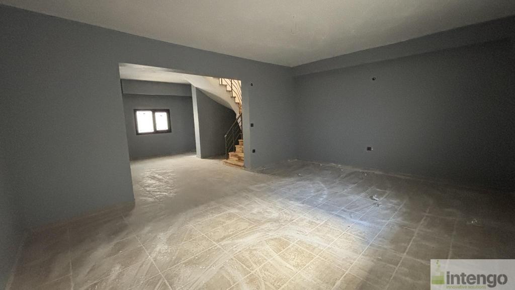 ALİAĞA YALI MAHALLESİ'NDE SATILIK TRİPLEKS VİLLA (576) — foto 24