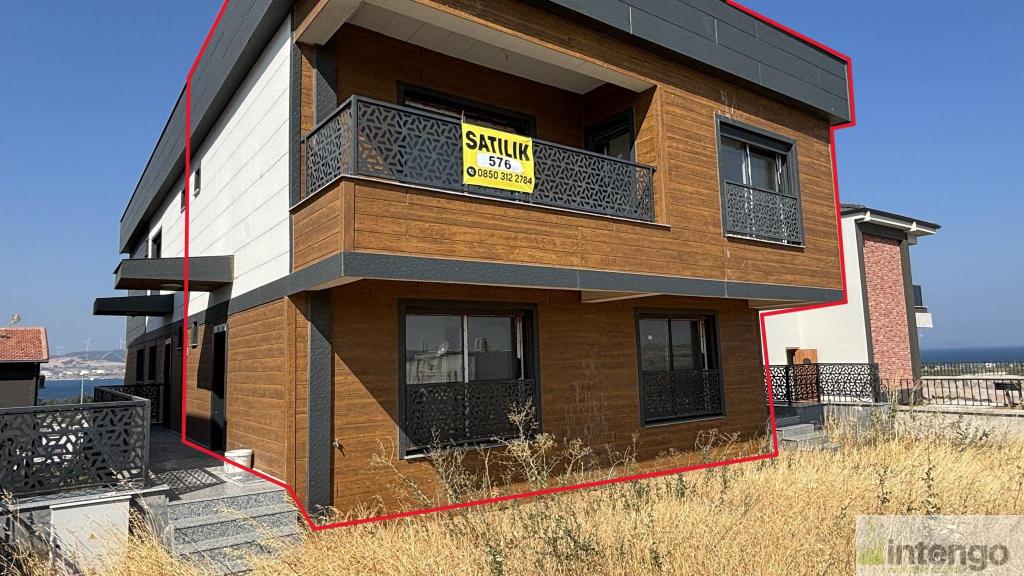 ALİAĞA YALI MAHALLESİ'NDE SATILIK TRİPLEKS VİLLA (576) — foto 2