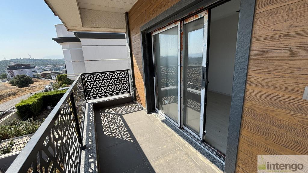 ALİAĞA YALI MAHALLESİ'NDE SATILIK TRİPLEKS VİLLA (576) — foto 16