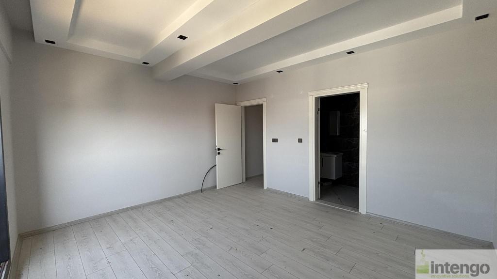 ALİAĞA YALI MAHALLESİ'NDE SATILIK TRİPLEKS VİLLA (577) — foto 12