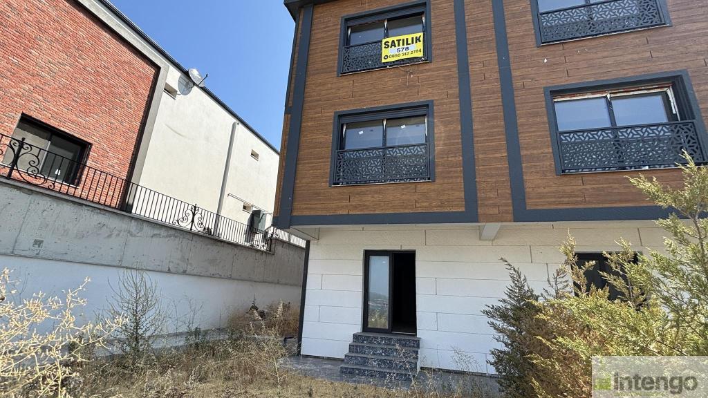 ALİAĞA YALI MAHALLESİ'NDE SATILIK TRİPLEKS VİLLA (578) — foto 3