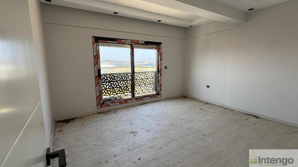ALİAĞA YALI MAHALLESİ'NDE SATILIK TRİPLEKS VİLLA (578) — foto 13