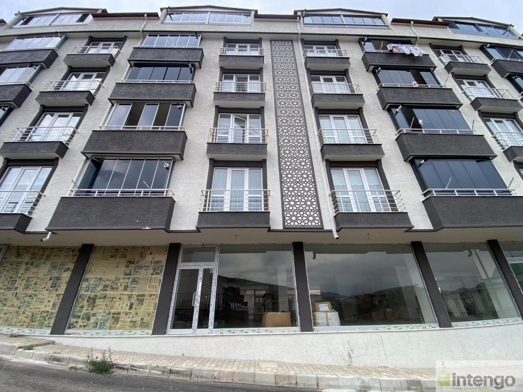 BAYBURT GENÇOSMAN MAHALLESİ'NDE SATILIK DÜKKAN (1089)