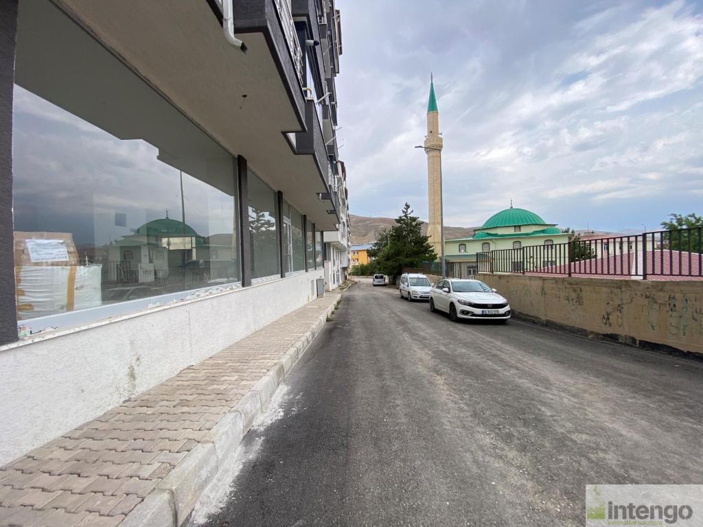 BAYBURT GENÇOSMAN MAHALLESİ'NDE SATILIK DÜKKAN (1091)