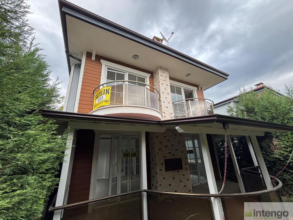 SAPANCA RÜSTEMPAŞA'DA SİTE İÇİ SATILIK DUBLEKS VİLLA (503) — foto 2