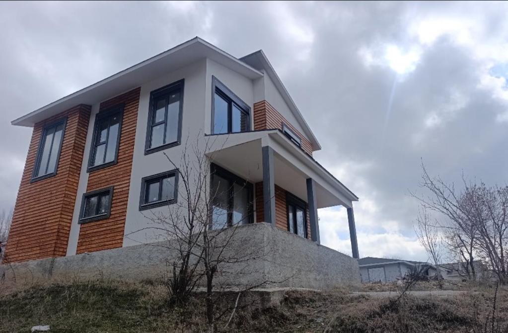 VakıfBank'tan Satılık Villa ve Arsası — foto 3