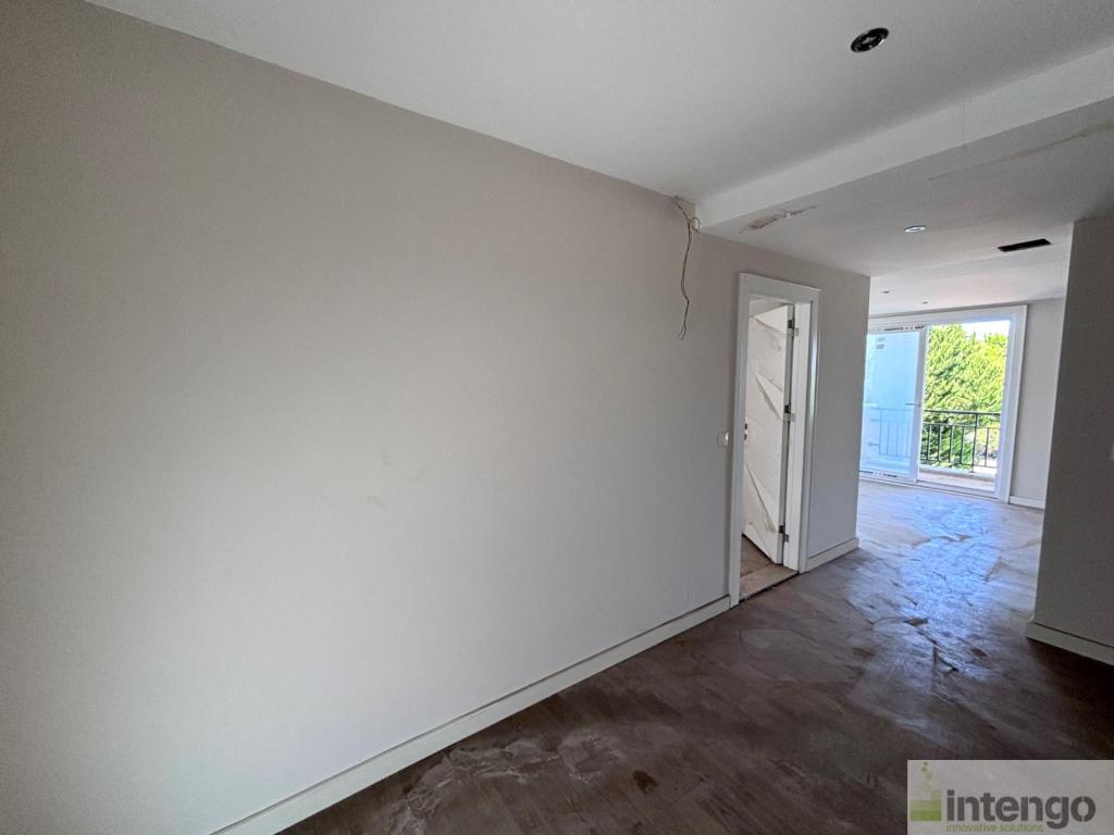 SARIÇAM SUNSET MODERN EVLERİ SİTESİ'NDE SATILIK TRİPLEKS VİLLA (BRG-587) — foto 12