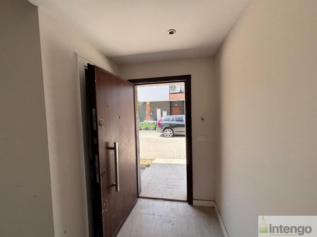 SARIÇAM SUNSET MODERN EVLERİ SİTESİ'NDE SATILIK TRİPLEKS VİLLA (BRG-587) — foto 4