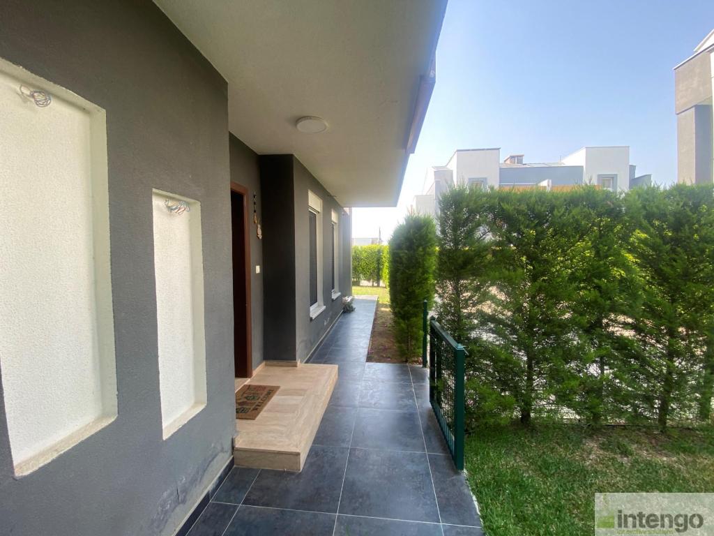 SARIÇAM SUNSET MODERN EVLERİ SİTESİ'NDE SATILIK TRİPLEKS VİLLA (BRG-589) — foto 7