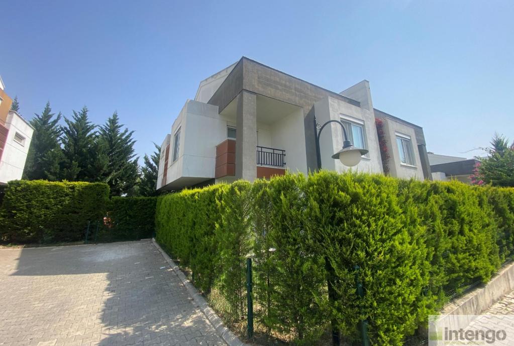 SARIÇAM SUNSET MODERN EVLERİ SİTESİ'NDE SATILIK TRİPLEKS VİLLA (BRG-589) — foto 2