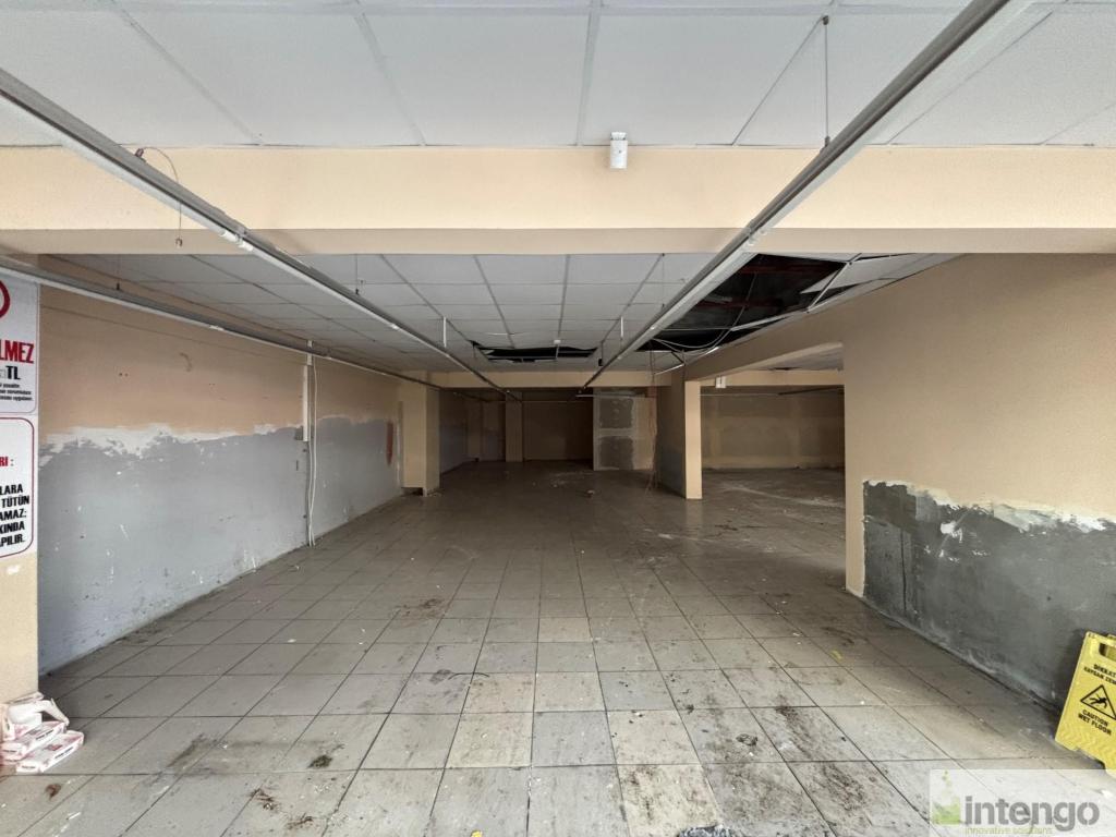 ESENYURT AKKOZA SİTESİ'NDE SATILIK ASMA KATLI DÜKKAN (BRG-652)