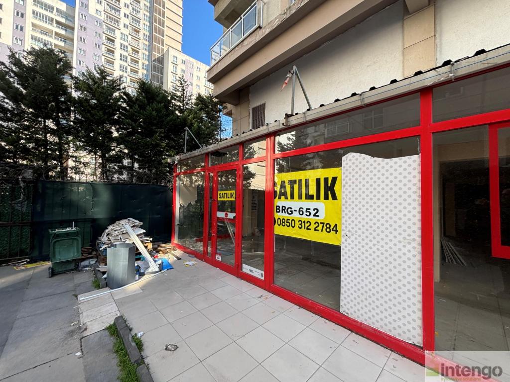 ESENYURT AKKOZA SİTESİ'NDE SATILIK ASMA KATLI DÜKKAN (BRG-652)