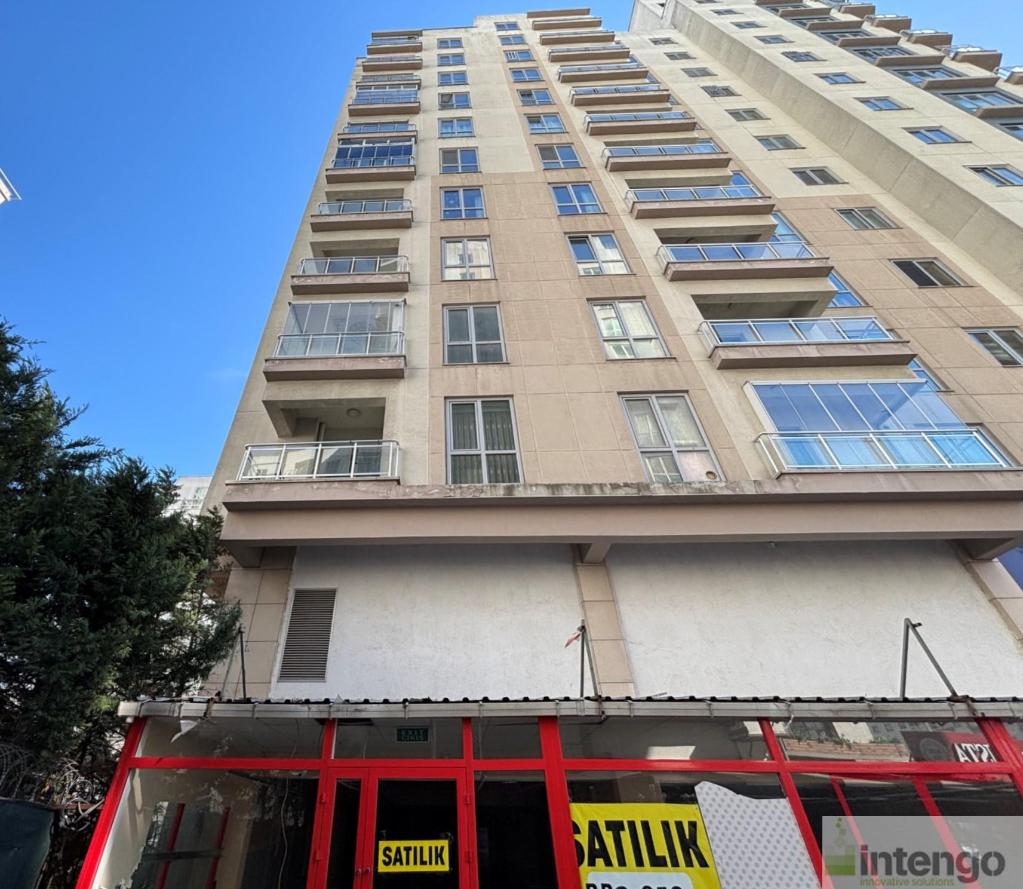 ESENYURT AKKOZA SİTESİ'NDE SATILIK ASMA KATLI DÜKKAN (BRG-652)